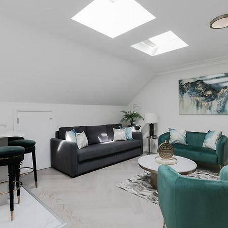 Modern Apartments Near Harrods And The Science Museum Лондон Номер фото