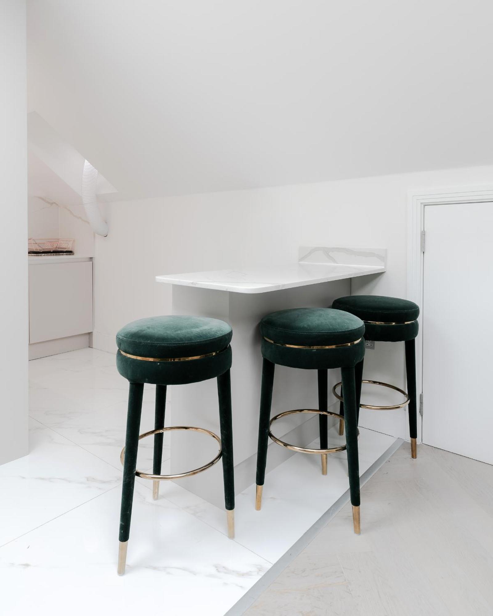 Modern Apartments Near Harrods And The Science Museum Лондон Номер фото