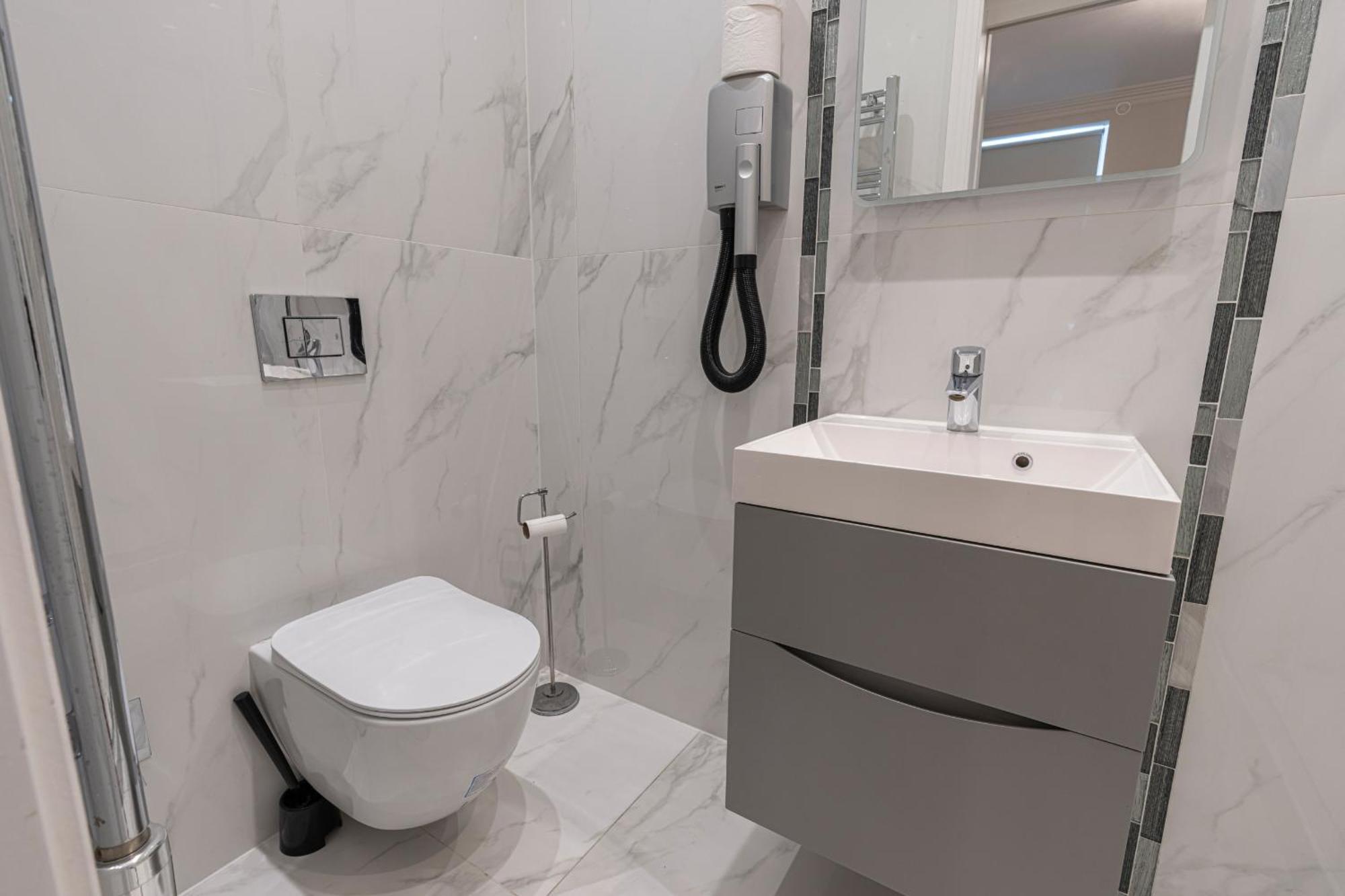 Modern Apartments Near Harrods And The Science Museum Лондон Номер фото