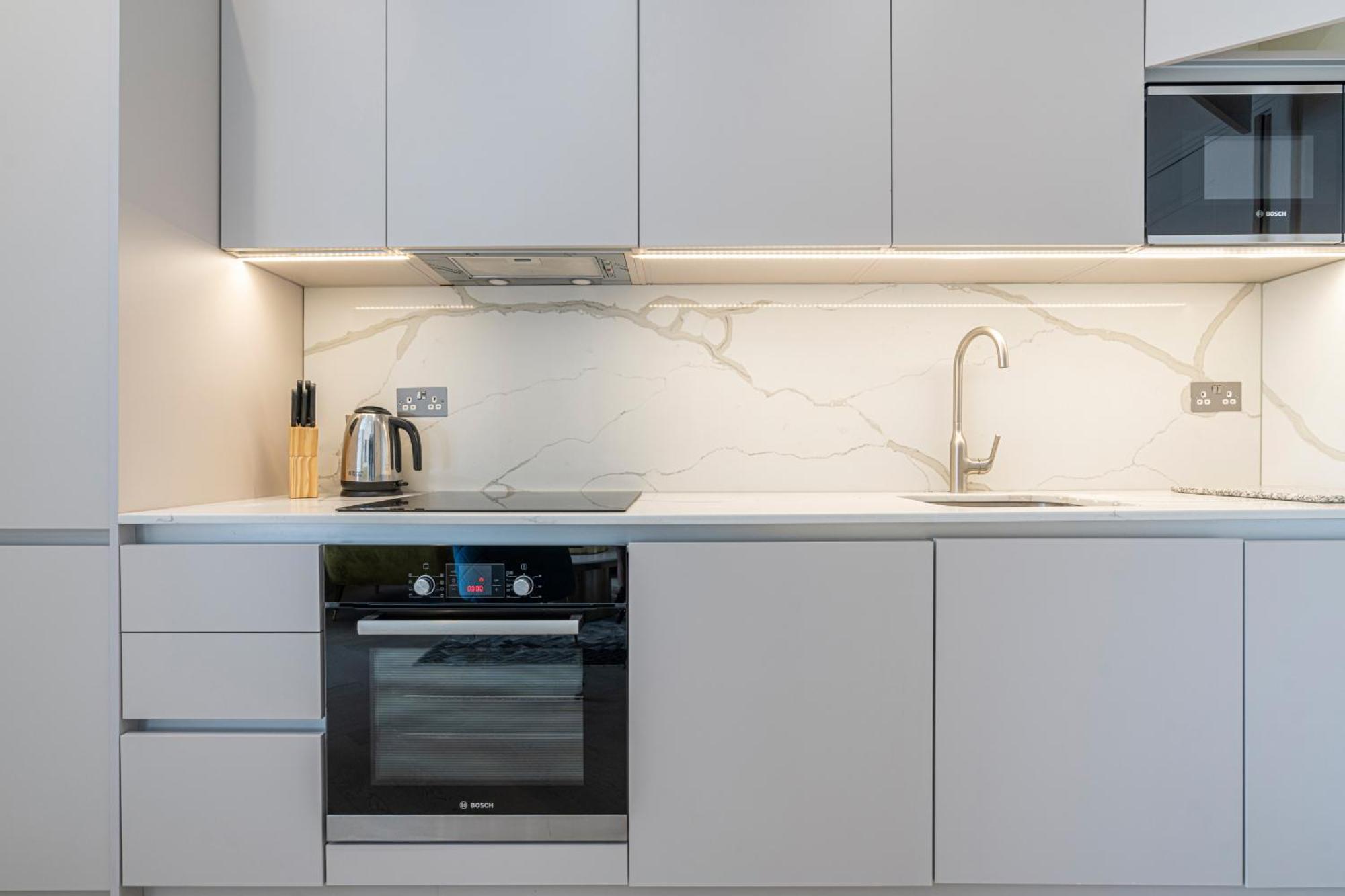Modern Apartments Near Harrods And The Science Museum Лондон Номер фото