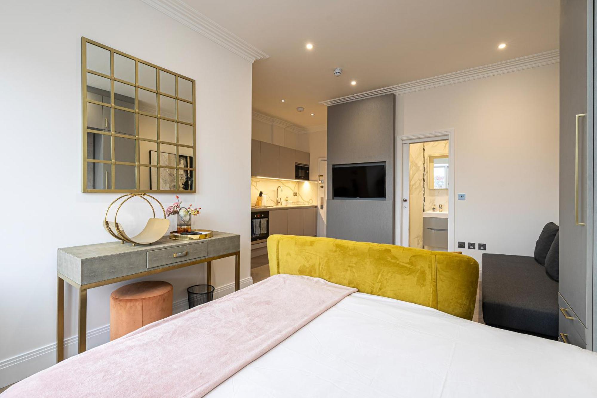 Modern Apartments Near Harrods And The Science Museum Лондон Номер фото