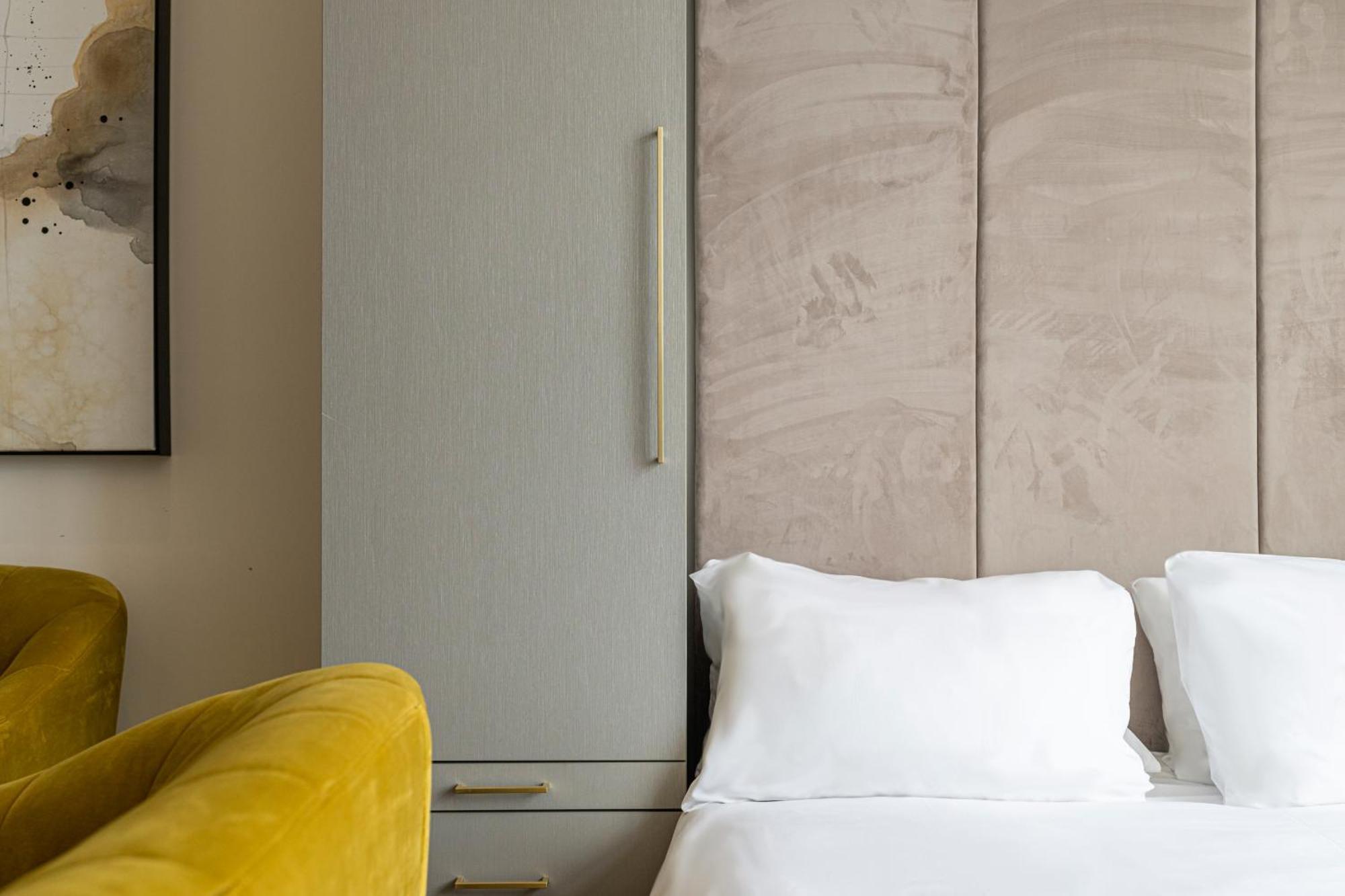 Modern Apartments Near Harrods And The Science Museum Лондон Номер фото
