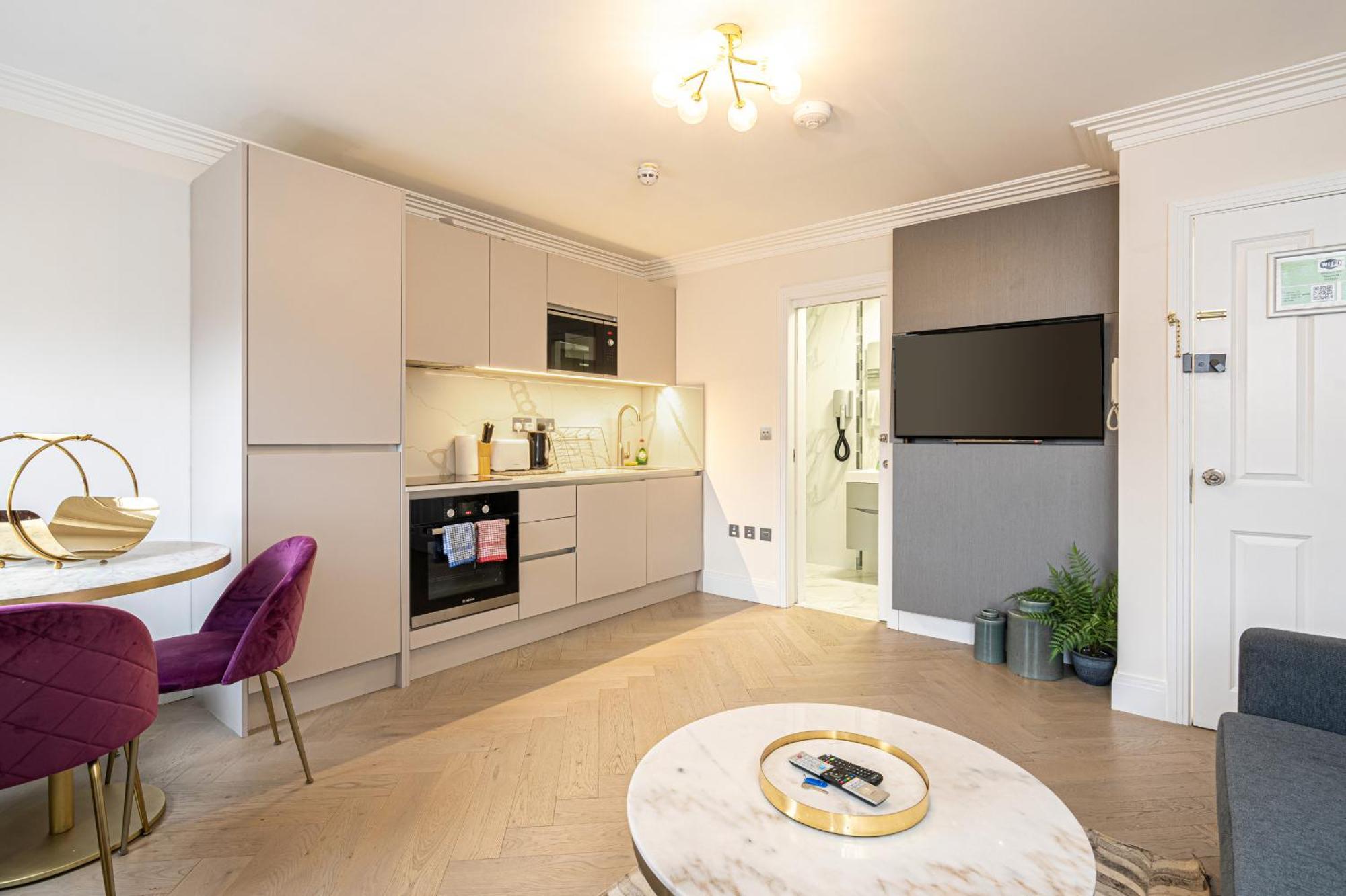 Modern Apartments Near Harrods And The Science Museum Лондон Номер фото