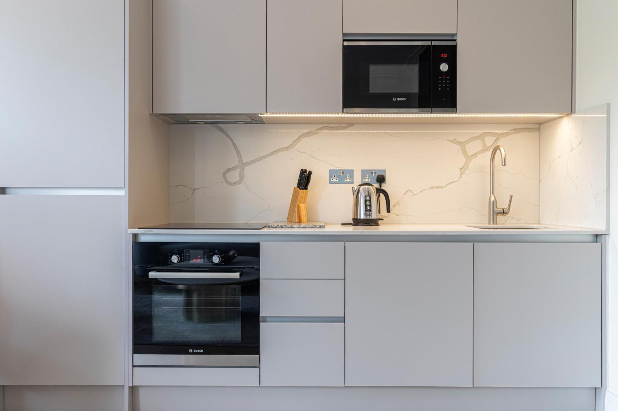 Modern Apartments Near Harrods And The Science Museum Лондон Номер фото